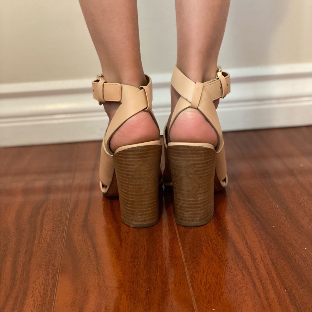 Givenchy sandals. - Picture 4 of 4